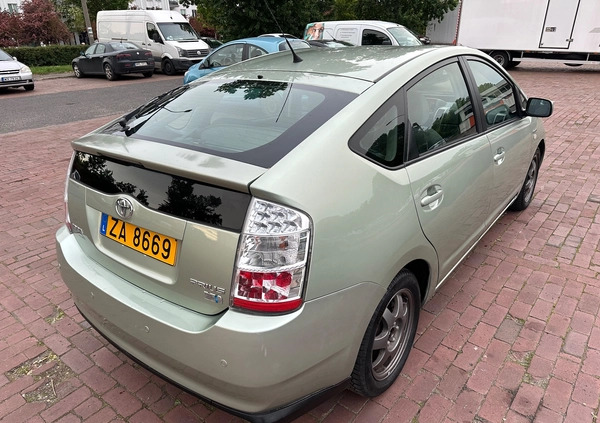 Toyota Prius cena 25000 przebieg: 240000, rok produkcji 2007 z Warszawa małe 631